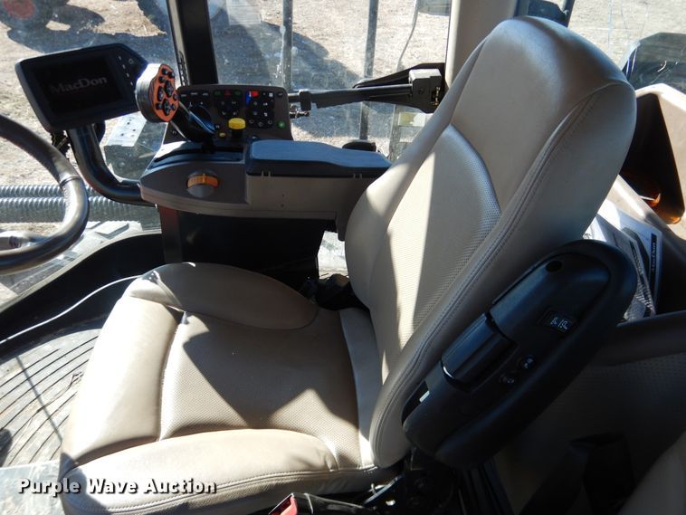 image for item DJ4931 2018 MacDon M1240  windrower