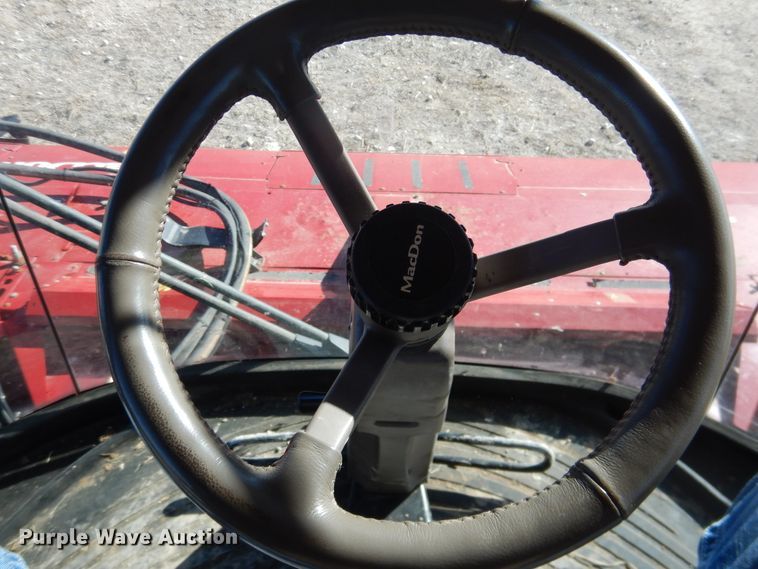 image for item DJ4931 2018 MacDon M1240  windrower