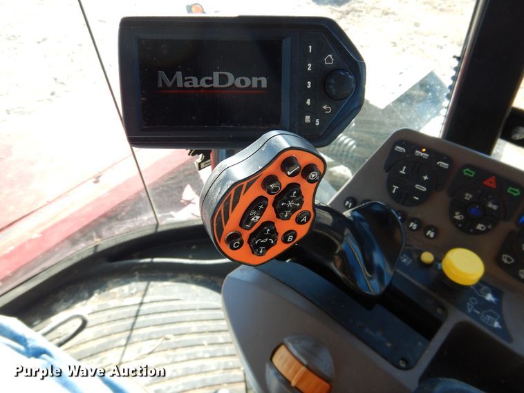 image for item DJ4931 2018 MacDon M1240  windrower