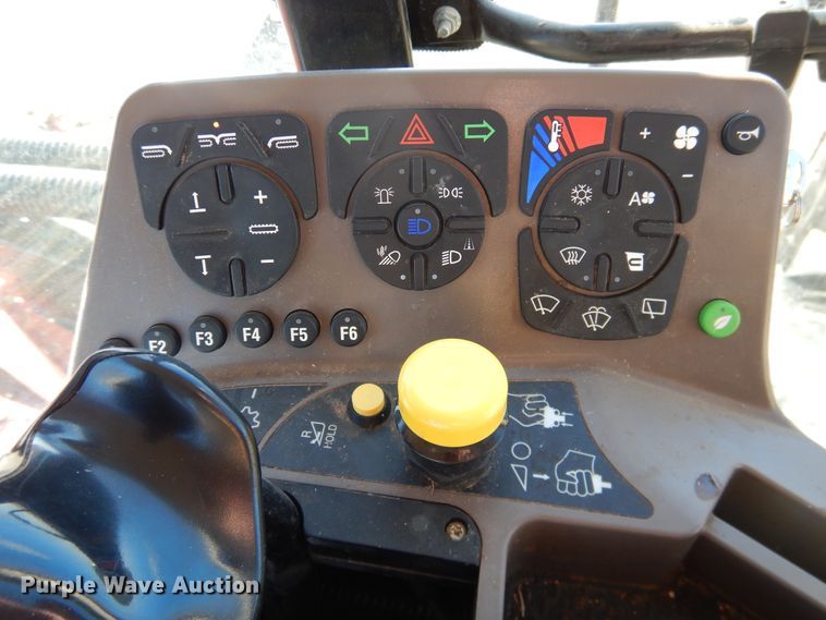 image for item DJ4931 2018 MacDon M1240  windrower