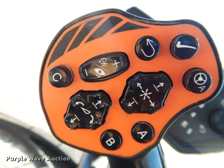 image for item DJ4931 2018 MacDon M1240  windrower