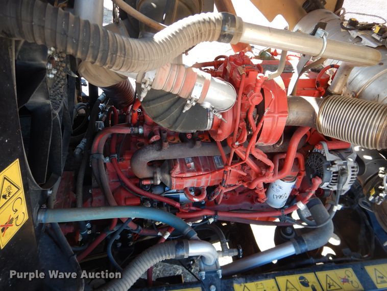 image for item DJ4931 2018 MacDon M1240  windrower