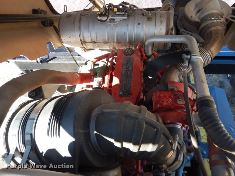 image for item DJ4931 2018 MacDon M1240  windrower