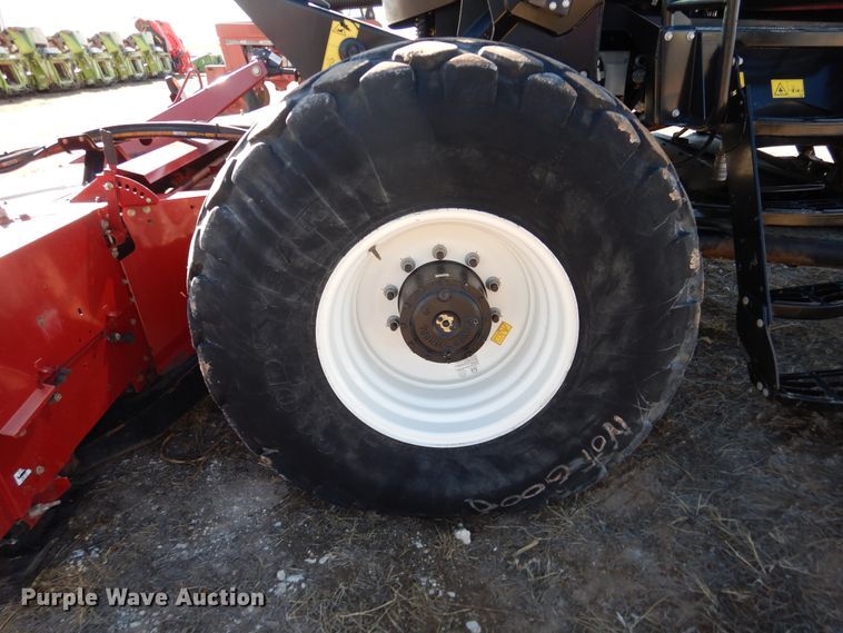 image for item DJ4931 2018 MacDon M1240  windrower