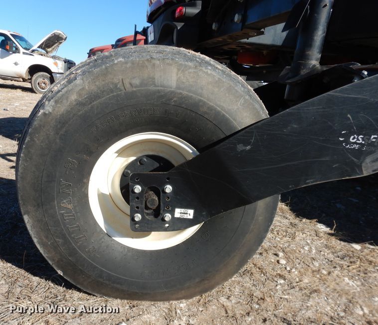 image for item DJ4931 2018 MacDon M1240  windrower