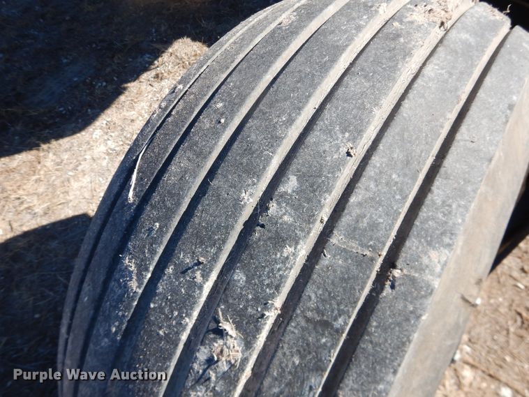 image for item DJ4931 2018 MacDon M1240  windrower