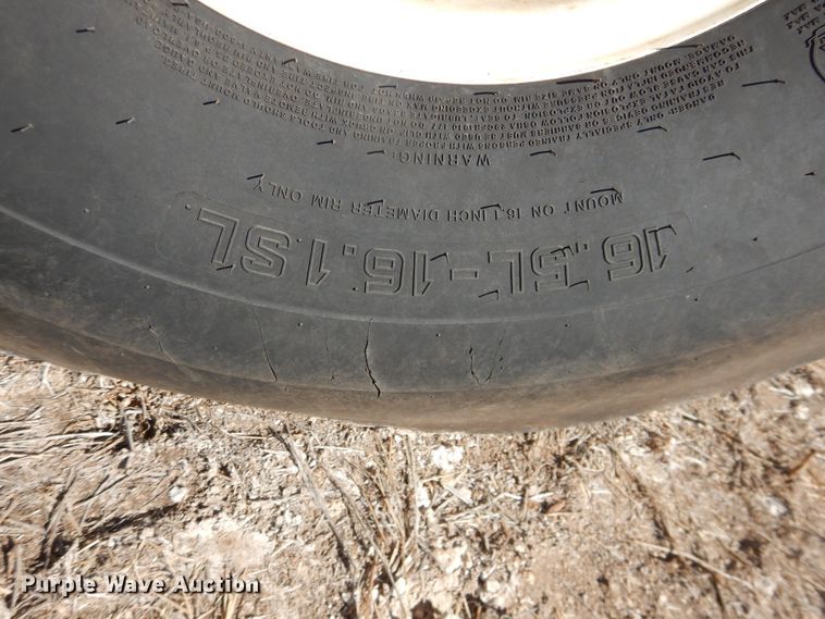 image for item DJ4931 2018 MacDon M1240  windrower