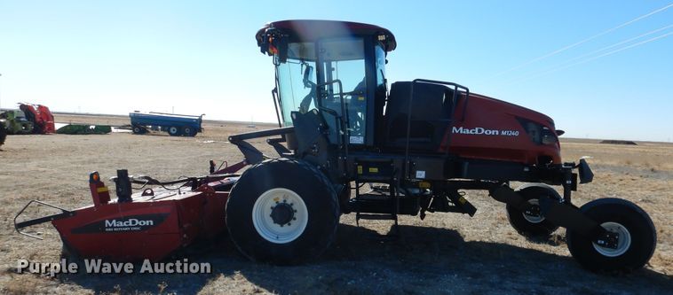 image for item DJ4932 2017 MacDon M1240  windrower