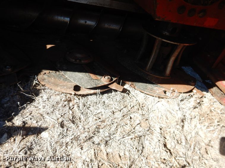 image for item DJ4932 2017 MacDon M1240  windrower