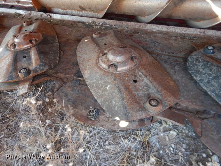 image for item DJ4932 2017 MacDon M1240  windrower