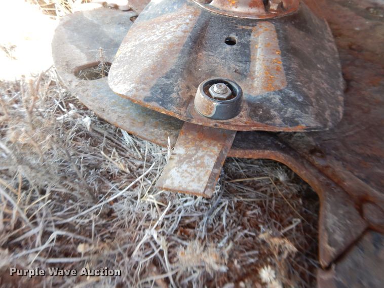 image for item DJ4932 2017 MacDon M1240  windrower