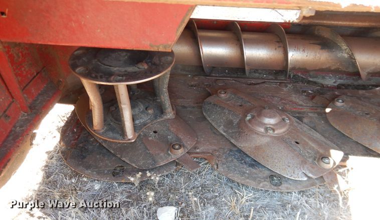 image for item DJ4932 2017 MacDon M1240  windrower