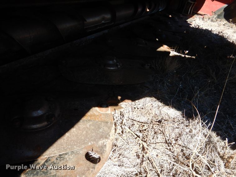 image for item DJ4932 2017 MacDon M1240  windrower