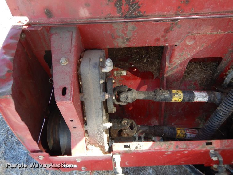 image for item DJ4932 2017 MacDon M1240  windrower