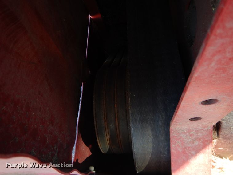 image for item DJ4932 2017 MacDon M1240  windrower