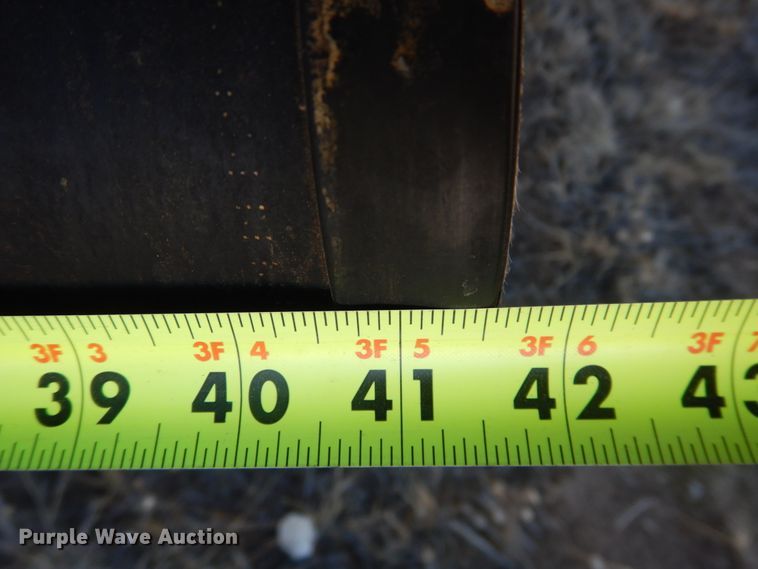 image for item DJ4932 2017 MacDon M1240  windrower