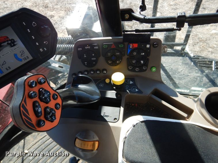 image for item DJ4932 2017 MacDon M1240  windrower