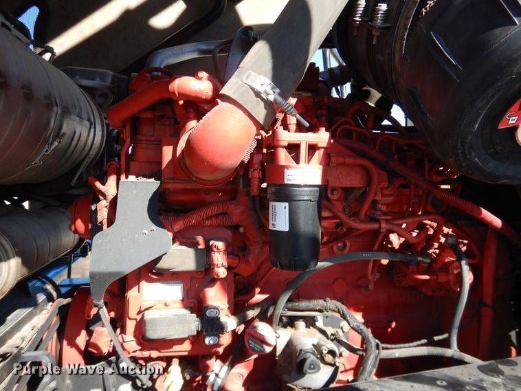 image for item DJ4932 2017 MacDon M1240  windrower