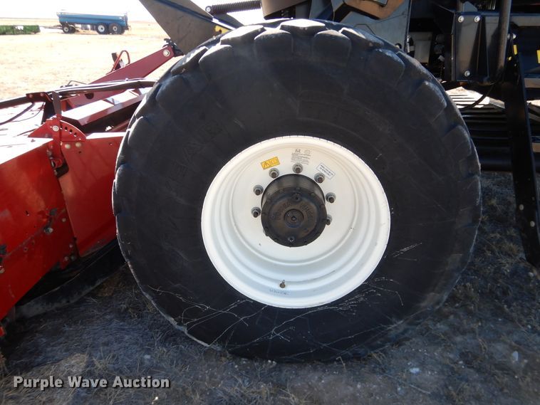 image for item DJ4932 2017 MacDon M1240  windrower