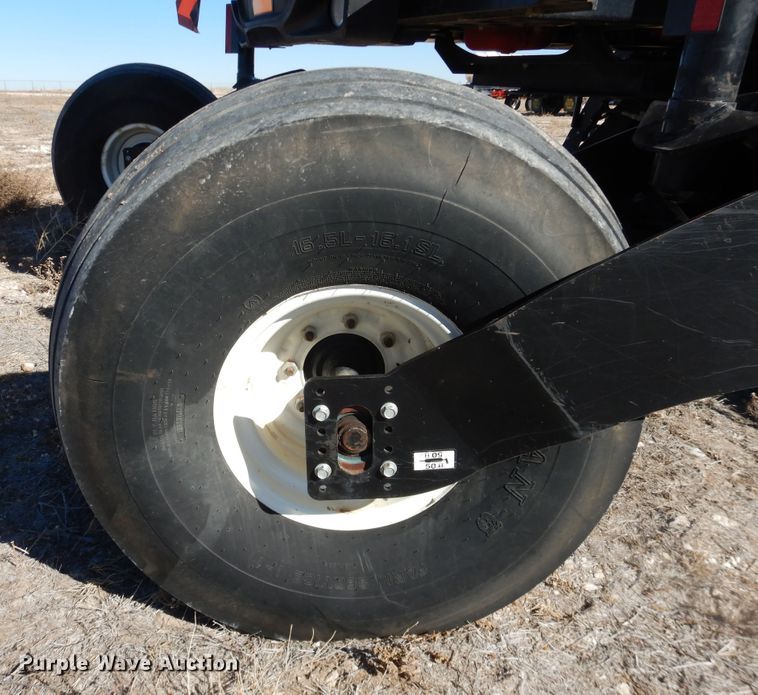 image for item DJ4932 2017 MacDon M1240  windrower