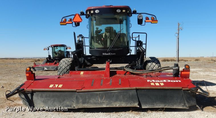 image for item DJ4933 2017 MacDon M1240  windrower