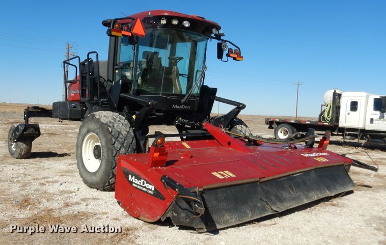 image for item DJ4933 2017 MacDon M1240  windrower