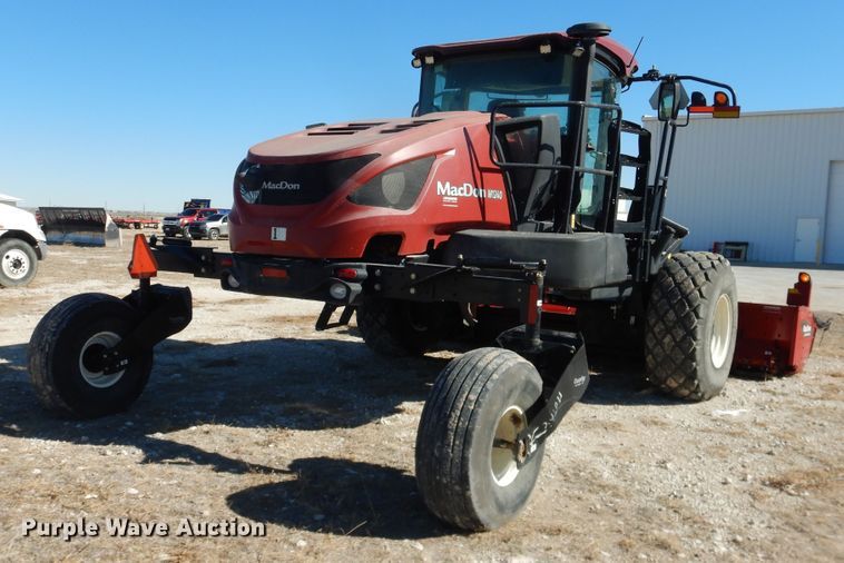 image for item DJ4933 2017 MacDon M1240  windrower