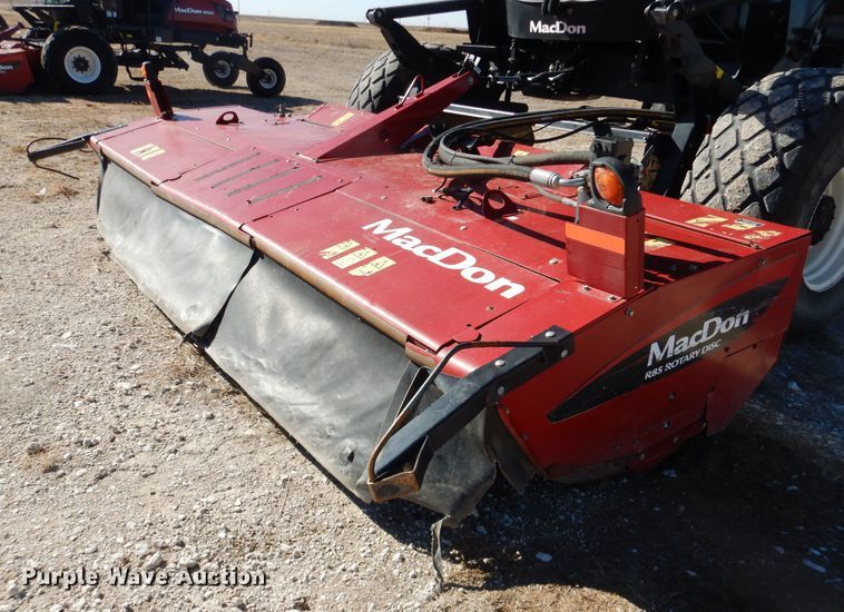 image for item DJ4933 2017 MacDon M1240  windrower