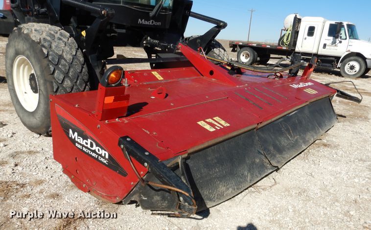 image for item DJ4933 2017 MacDon M1240  windrower