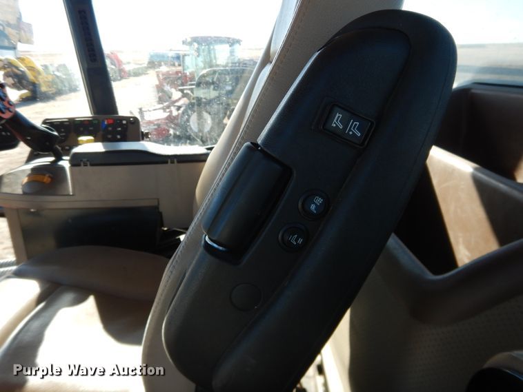 image for item DJ4933 2017 MacDon M1240  windrower