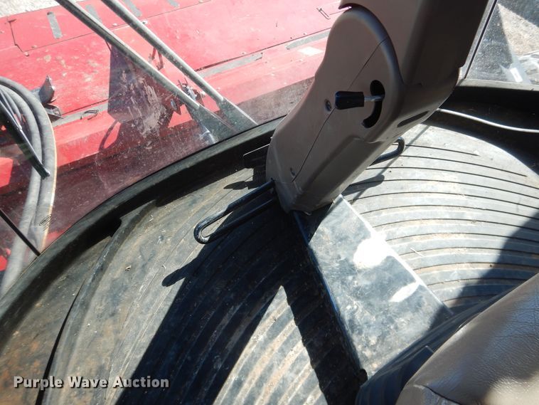 image for item DJ4933 2017 MacDon M1240  windrower