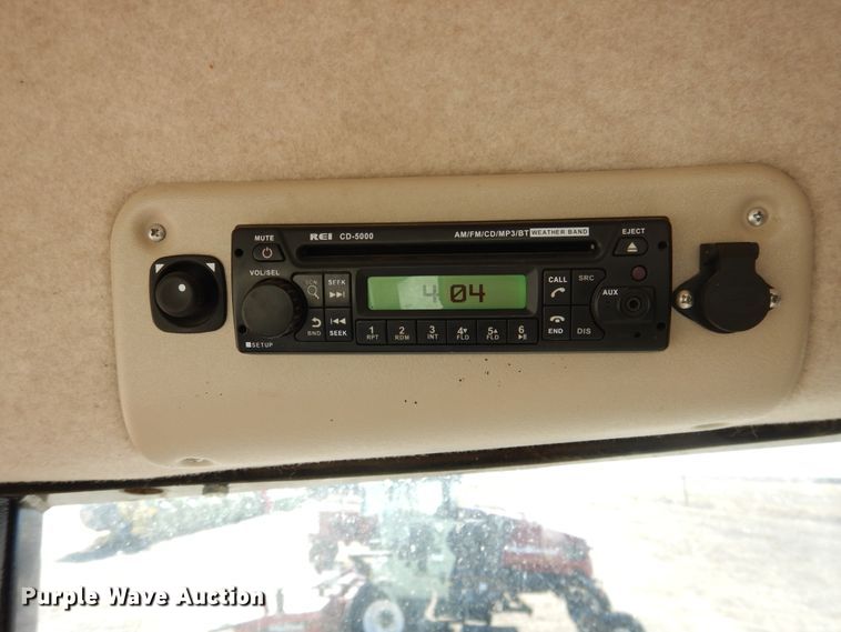 image for item DJ4933 2017 MacDon M1240  windrower