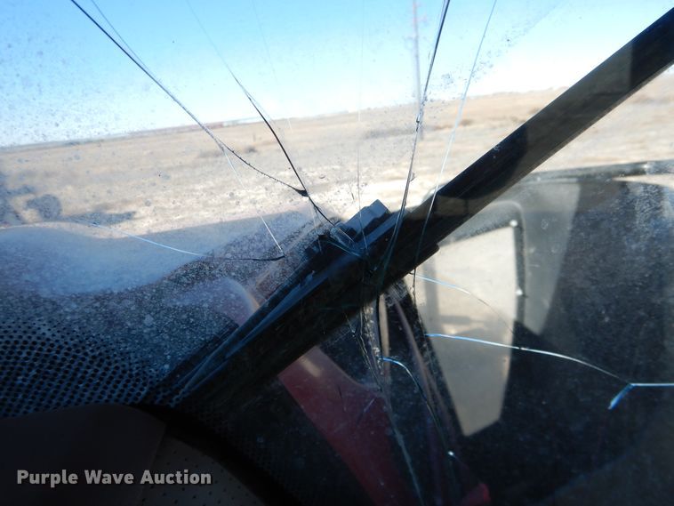 image for item DJ4933 2017 MacDon M1240  windrower