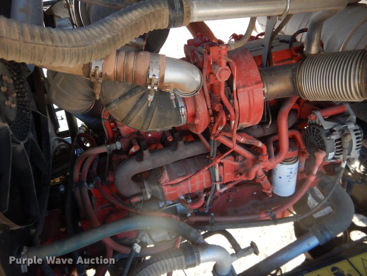 image for item DJ4933 2017 MacDon M1240  windrower