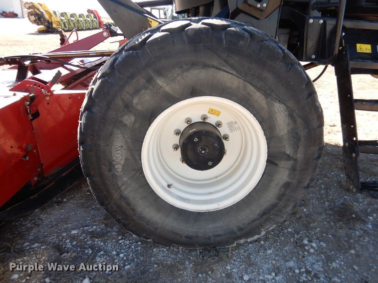 image for item DJ4933 2017 MacDon M1240  windrower