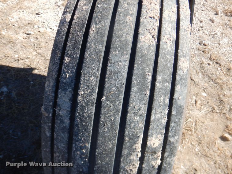 image for item DJ4933 2017 MacDon M1240  windrower