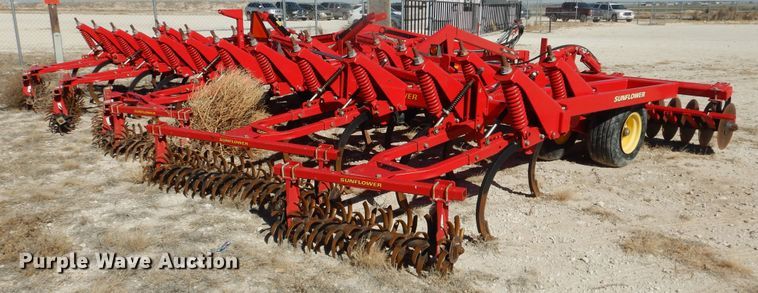 image for item DJ4941 Sunflower 4233  field cultivator