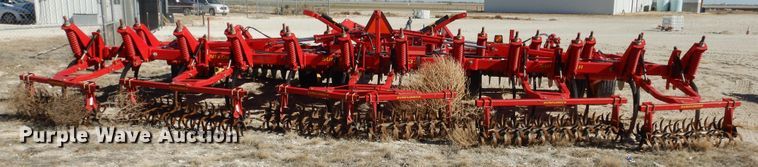 image for item DJ4941 Sunflower 4233  field cultivator