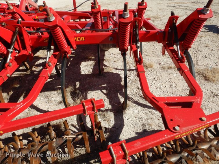 image for item DJ4941 Sunflower 4233  field cultivator