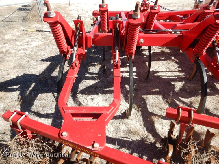 image for item DJ4941 Sunflower 4233  field cultivator