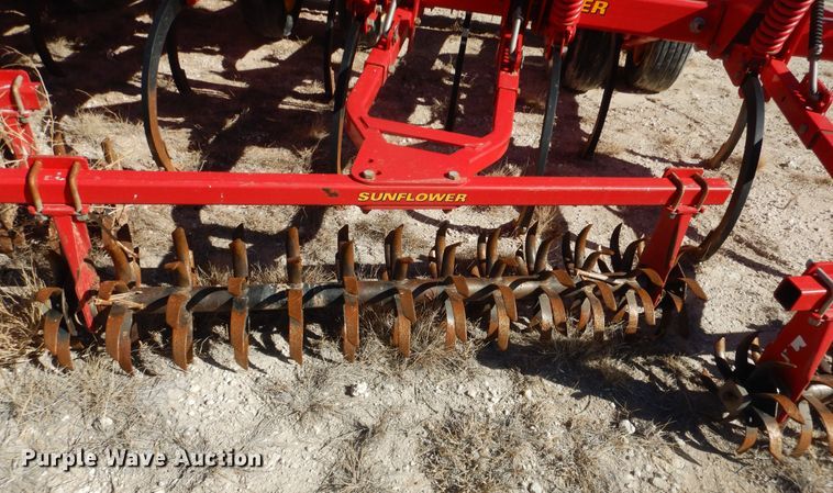 image for item DJ4941 Sunflower 4233  field cultivator
