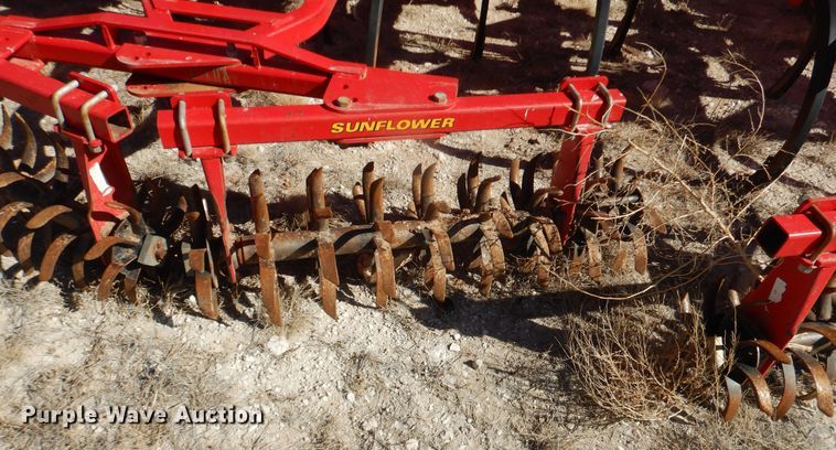 image for item DJ4941 Sunflower 4233  field cultivator