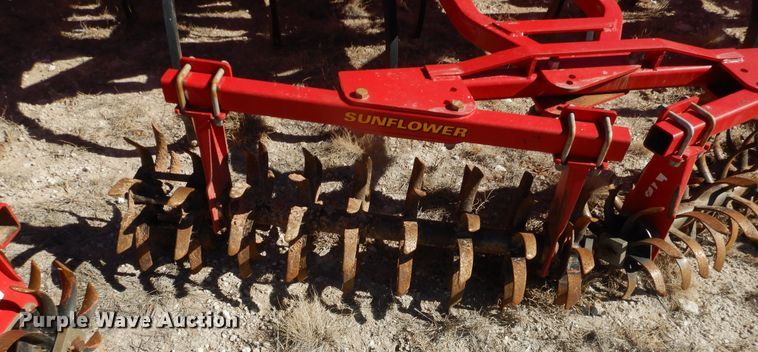 image for item DJ4941 Sunflower 4233  field cultivator