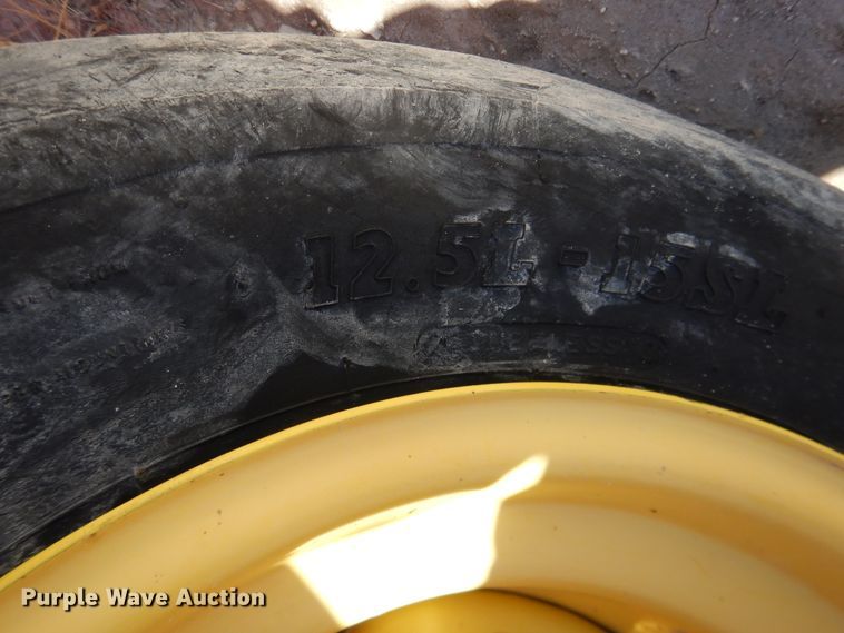 image for item DJ4941 Sunflower 4233  field cultivator