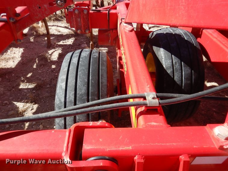 image for item DJ4941 Sunflower 4233  field cultivator