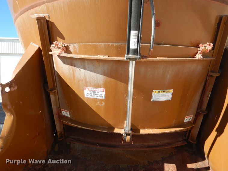 image for item DJ4945 Kirby LP1400 feed grinder/mixer