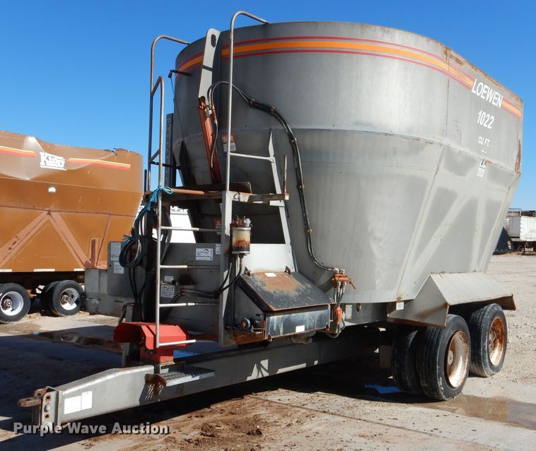 image for item DJ4946 Loewen 1022 feed grinder/mixer