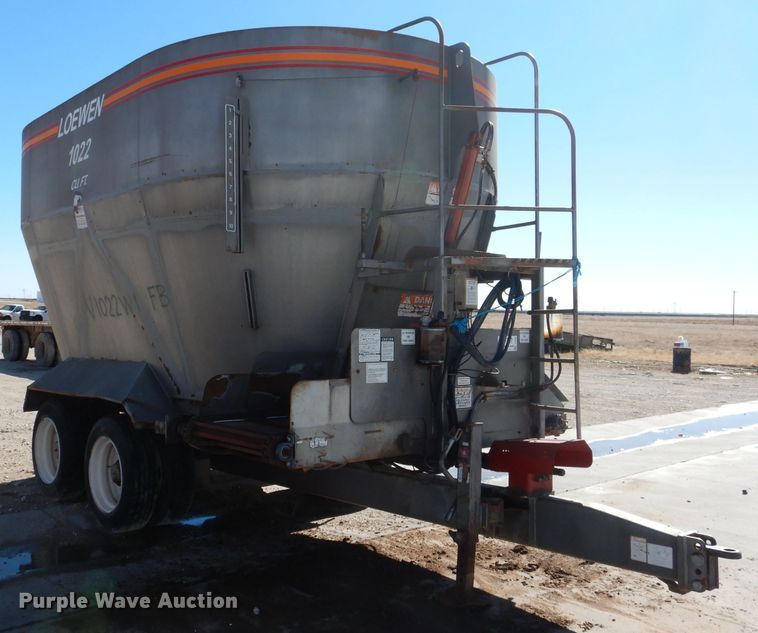 image for item DJ4946 Loewen 1022 feed grinder/mixer