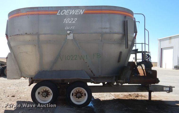 image for item DJ4946 Loewen 1022 feed grinder/mixer