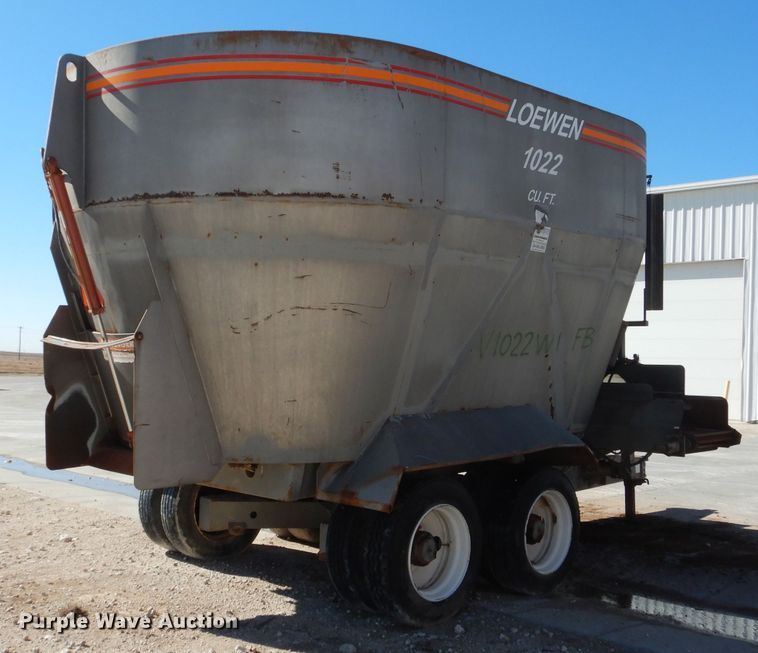 image for item DJ4946 Loewen 1022 feed grinder/mixer